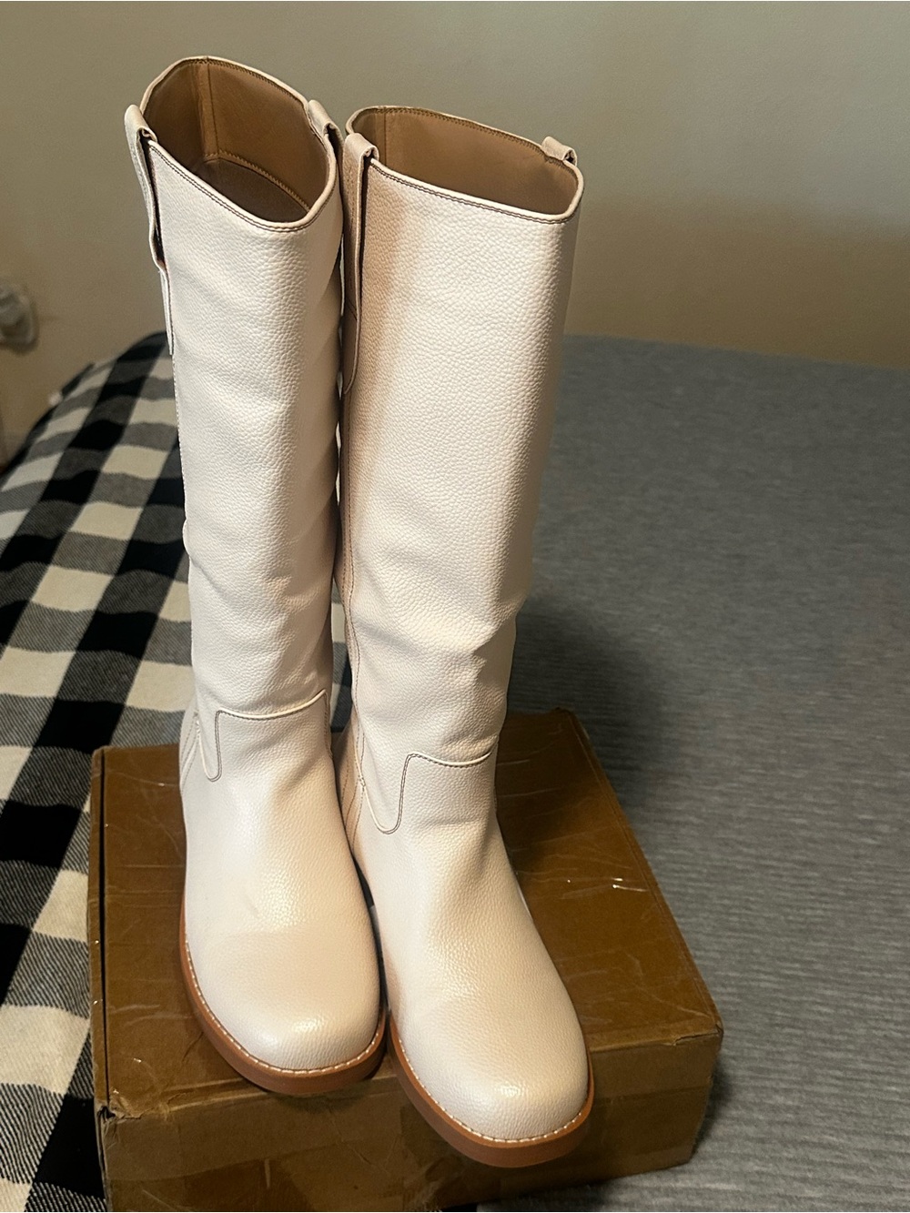 Women's Tall Cream Boots - Classic Riding Style